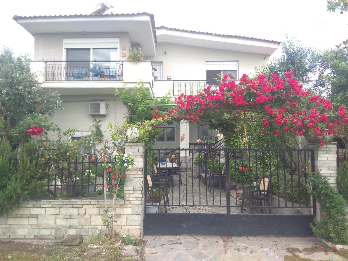 Sofia'S Cottage Аспровальта Экстерьер фото