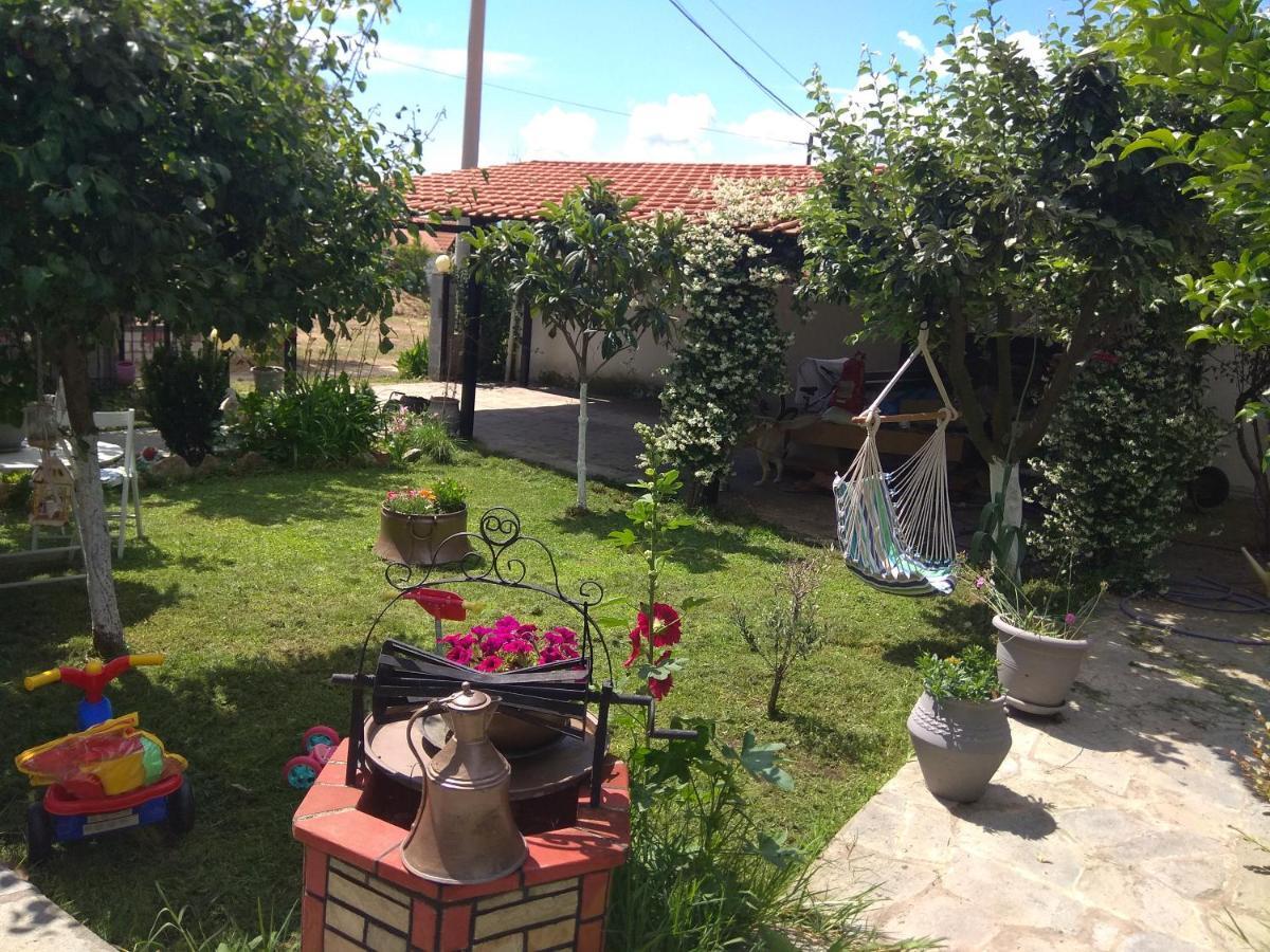 Sofia'S Cottage Аспровальта Экстерьер фото
